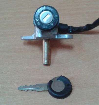 Замок зажигания Charm (не компл, 1 ключ,б/у)