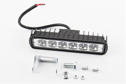 Фара дополнительная светодиодная влагозащитная — 6 LED с креплением, прямоугольная 150*37мм