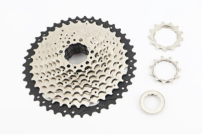 Кассета 10зв. 11.13.15.18.21.24.28.32.36.42Т (трансмиссия 1/2х10) Freewheel, серебристо-чёрная