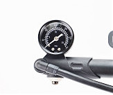 Насос алюминиевый высокого давления 300 psi/20 bar с манометром, для воздушных амортизаторов и вилок, чёрный GS-41P
