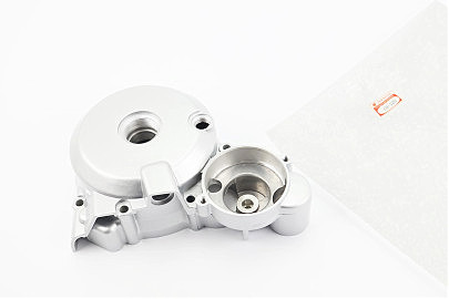 Крышка двигателя левая CB