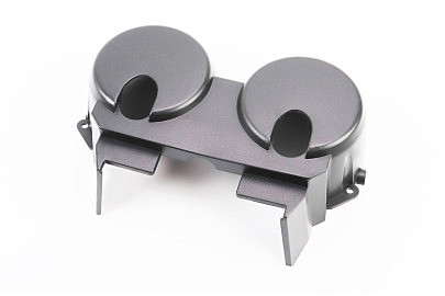 пластик &mdash; корпус панели приборов (спидометра)