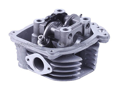 Головка цилиндра   4T GY6 125   (голая, +клапаны, постель) AMG