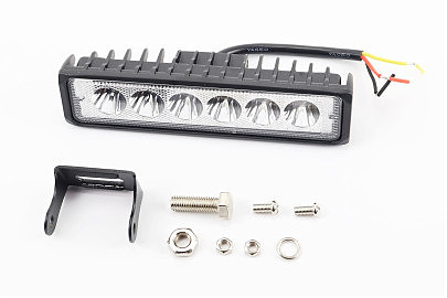 Фара додаткова світлодіодна вологозахисна &mdash; 6 LED з кріпленням, прямокутна 150*37мм