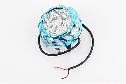 Фара дополнительная светодиодная влагозащитная &mdash; 9 LED с креплением, 70мм с стробоскопом и разноцветной подсветкой, голубой бортик