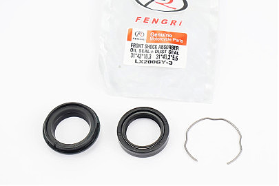 Loncin LX200GY-3 Сальник передніх амортизаторів 31x43x10,3 + сальник-пильник 31x43,3x5,6 + скоба, к-кт