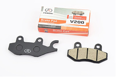 Тормозные колодки (дисковые) правое ухо, Viper &mdash; RACE/STORM/CG/СВ/HONDA-LS125;NSR 50;MBX 50/LIFAN/KYMCO-Pulsar/LONCIN, к-кт 2шт, черные