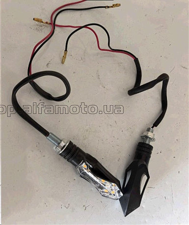 Поворот светодиодный, большой кристалл (8 LED, черный, белое стекло) JS