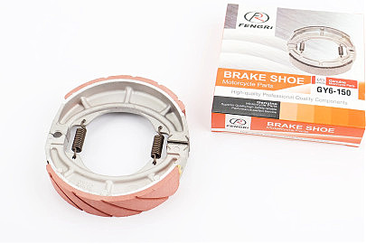 Тормозные колодки задние к-кт, 125мм (барабан, накладки с выборкой) 12", 13"
